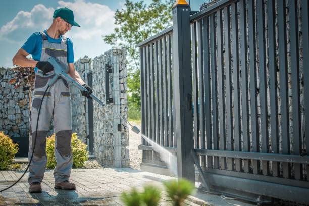 Best Animal Enclosure Cleaning  in Missouri City, TX
